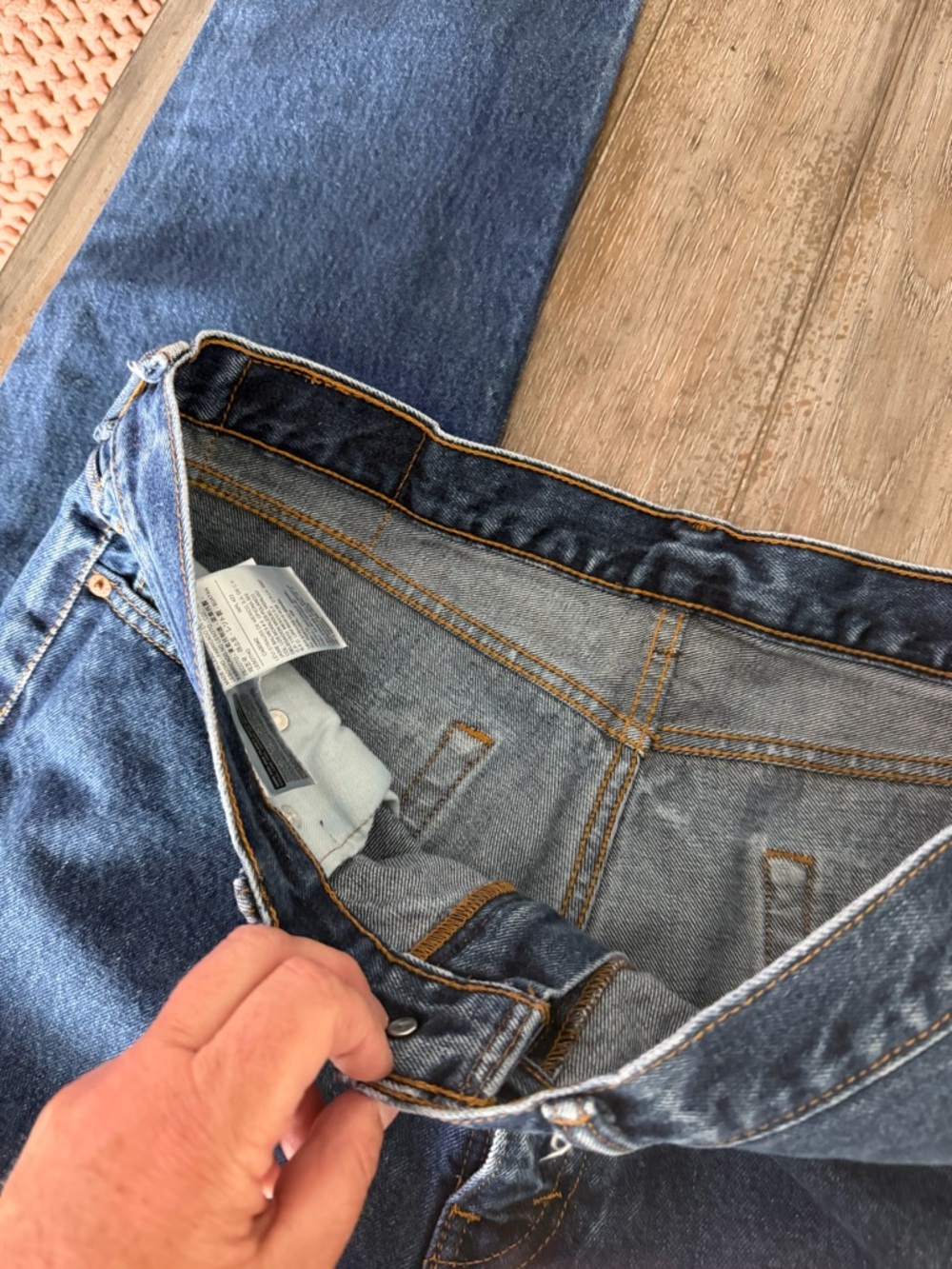 Levi's Classic 505 Medium Wash Jeans - Picture 4 of 11